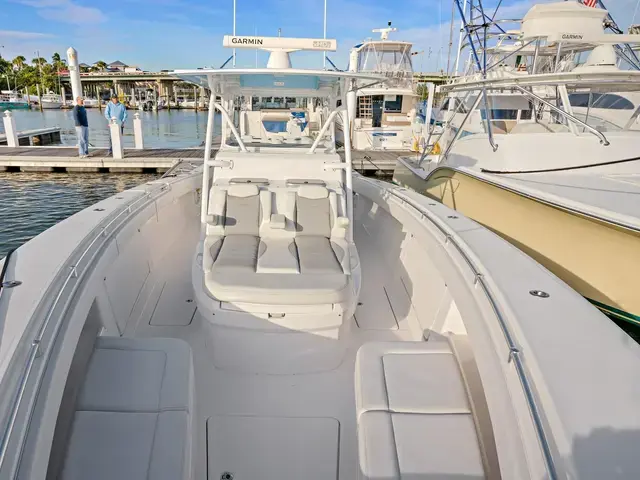 Invincible Boats 42 Center Cabin