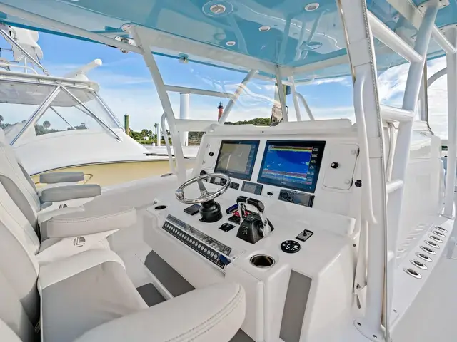 Invincible Boats 42 Center Cabin