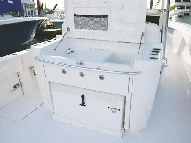 Invincible Boats 42 Center Cabin