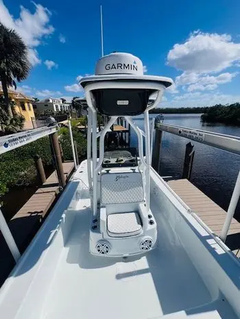 2015 Yellowfin 24 bay ce