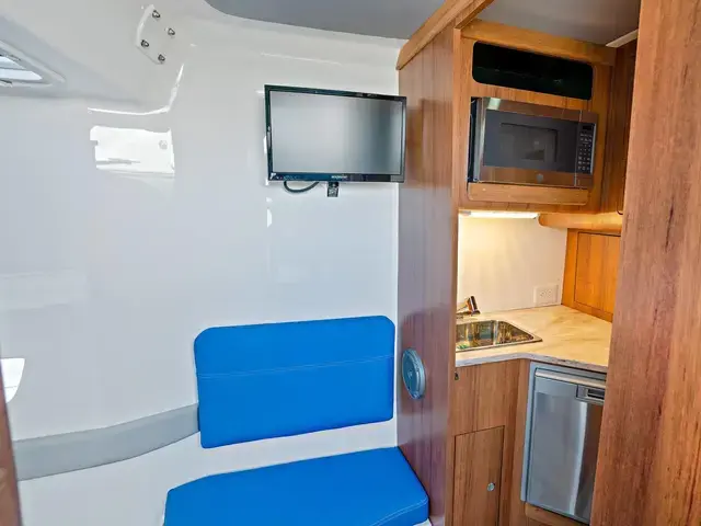 Invincible Boats 42 Center Cabin