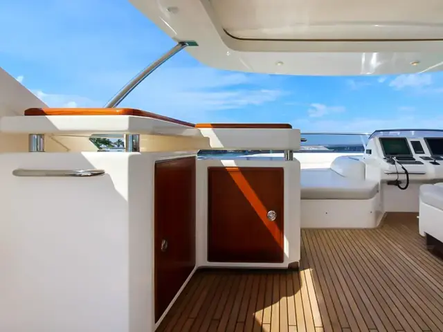 Azimut 70