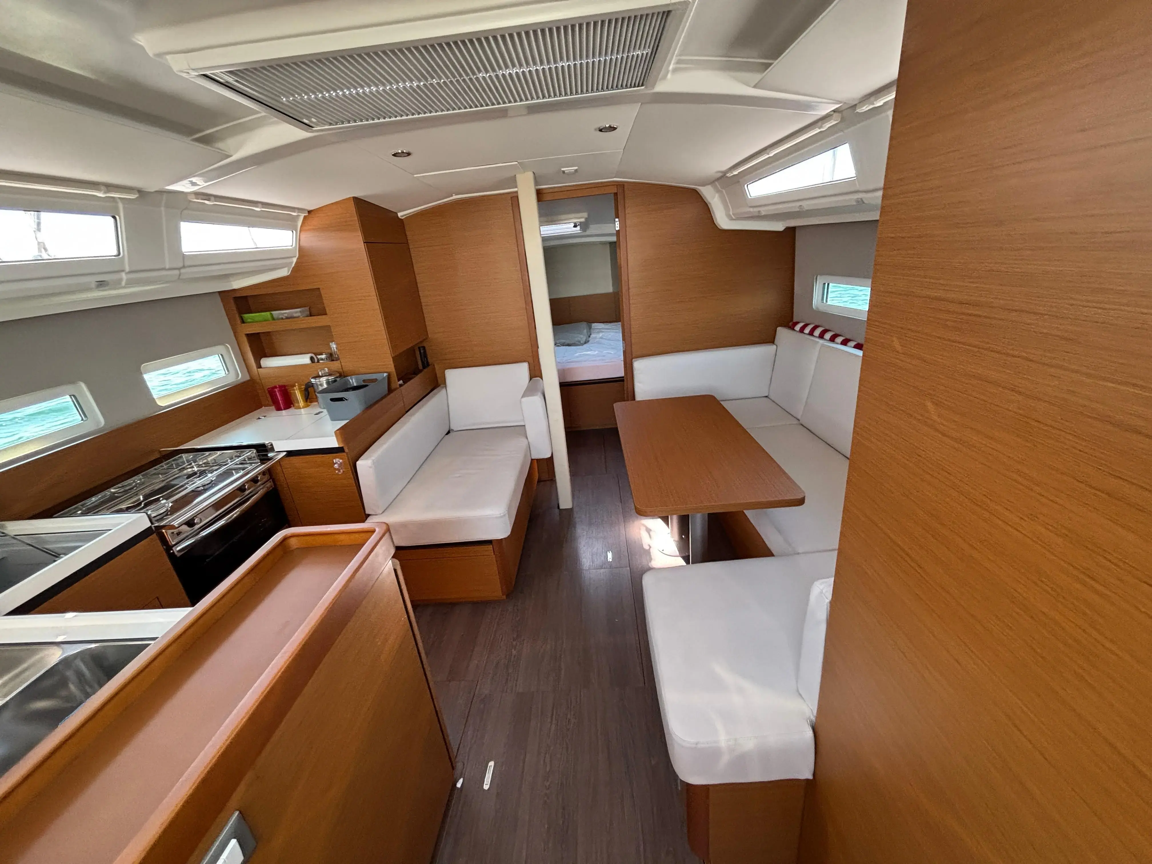 2021 Jeanneau sun odyssey 410