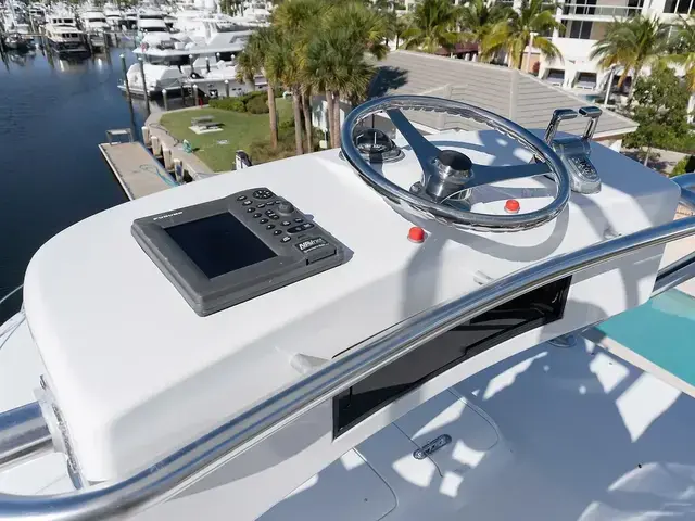 Hatteras 68 Convertible