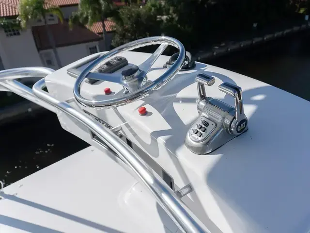 Hatteras 68 Convertible