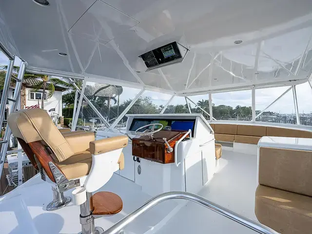 Hatteras 68 Convertible