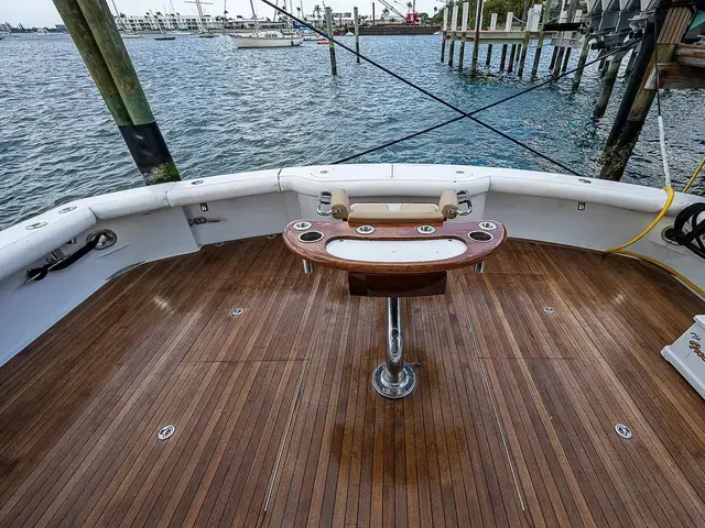 Hatteras 68 Convertible