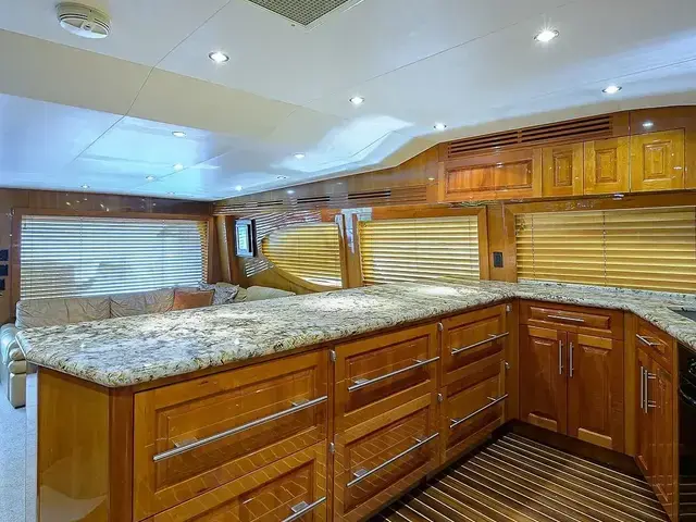 Hatteras 68 Convertible