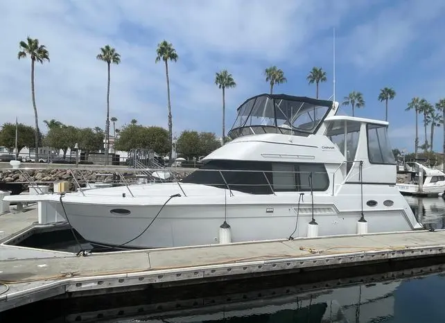 1999 Carver 356 aft cabin motor yacht