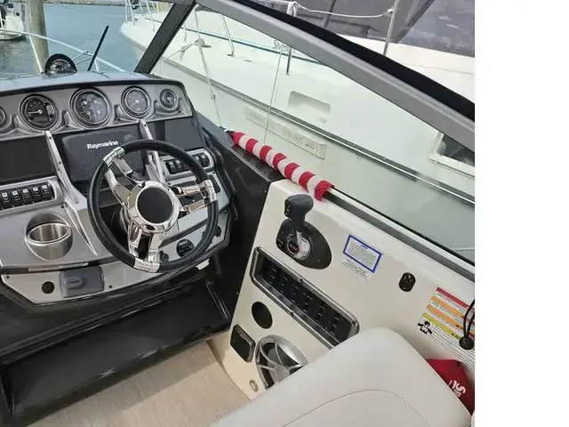 Monterey 280 Sport Yacht