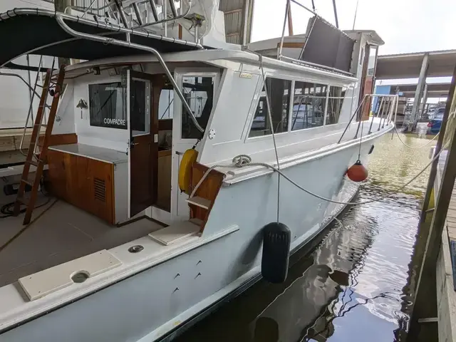 Hatteras 55