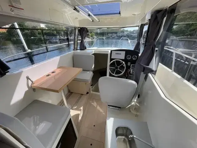 Quicksilver 805 Pilothouse