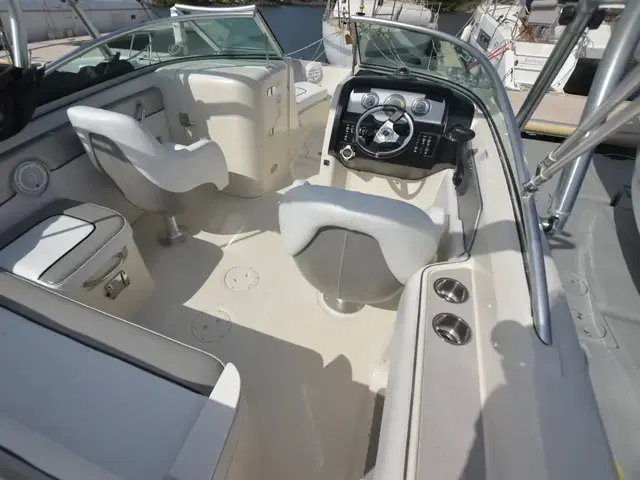 Sea Ray 220 Sundeck