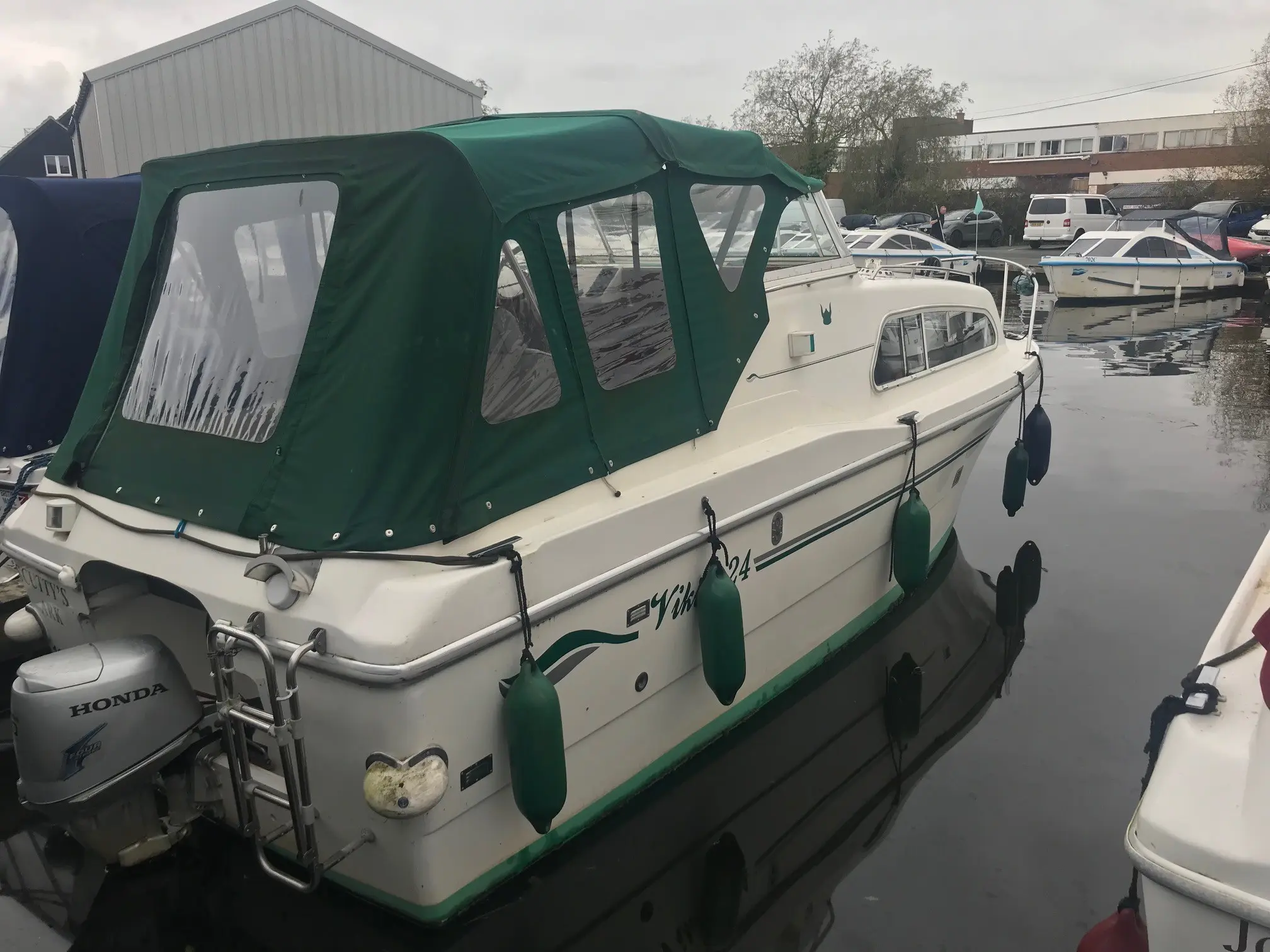 2002 Viking 24 cockpit cruiser