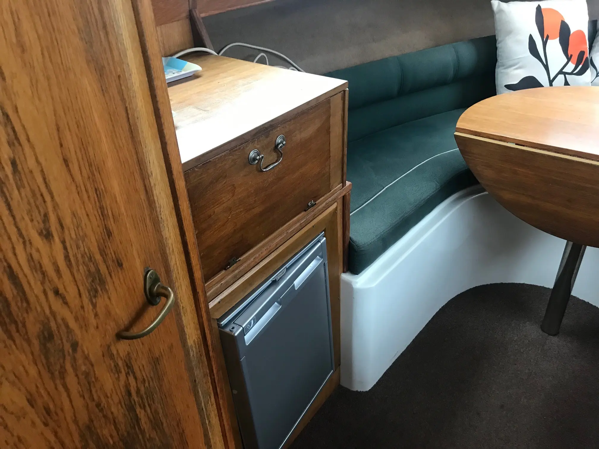 2002 Viking 24 cockpit cruiser