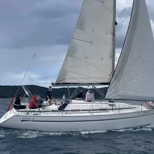 2004 Bavaria 38