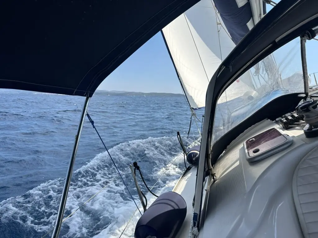 2004 Bavaria 38