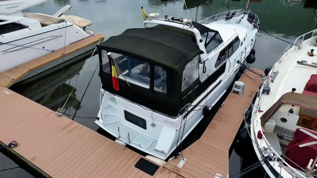 1998 Explorer 44