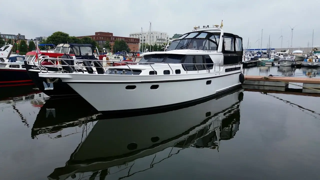 1998 Explorer 44