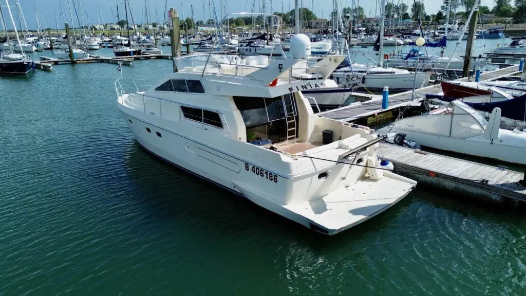 1996 Ferretti 135