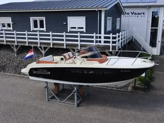 Invictus Boats 250 CX