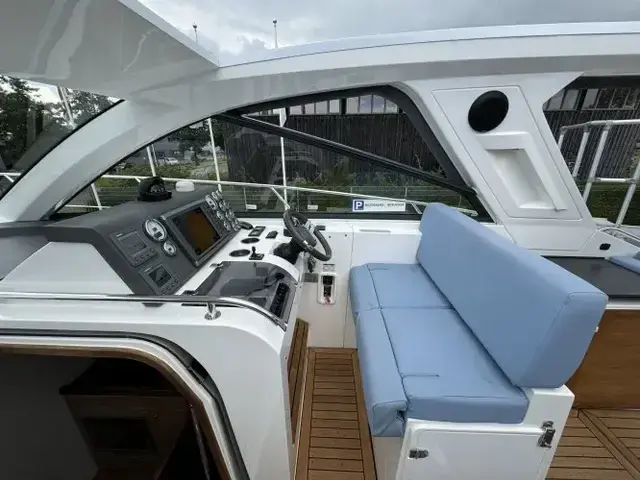 Sealine SC35