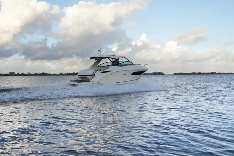 2018 Sea Ray 320 sundancer