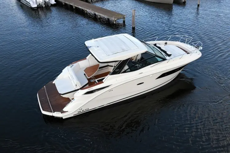 2018 Sea Ray 320 sundancer