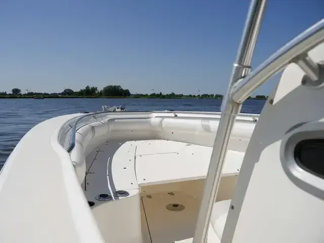 Boston Whaler 270 Outrage