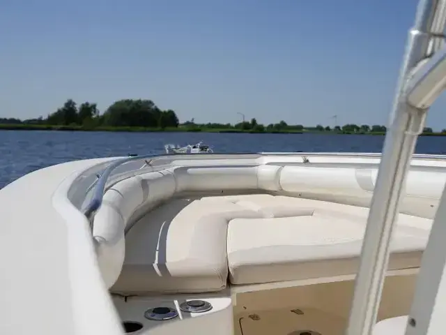 Boston Whaler 270 Outrage