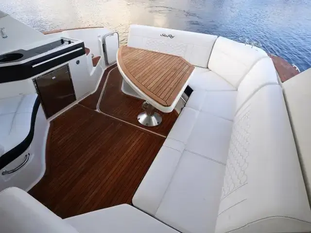 Sea Ray Sundancer 320