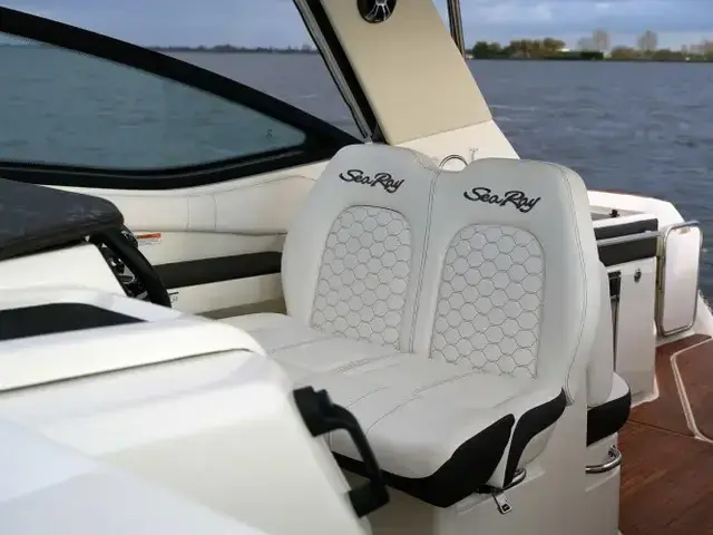 Sea Ray Sundancer 320