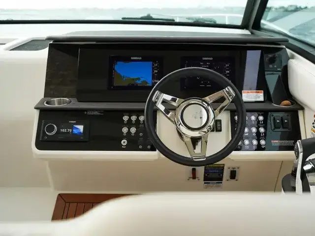 Sea Ray Sundancer 320