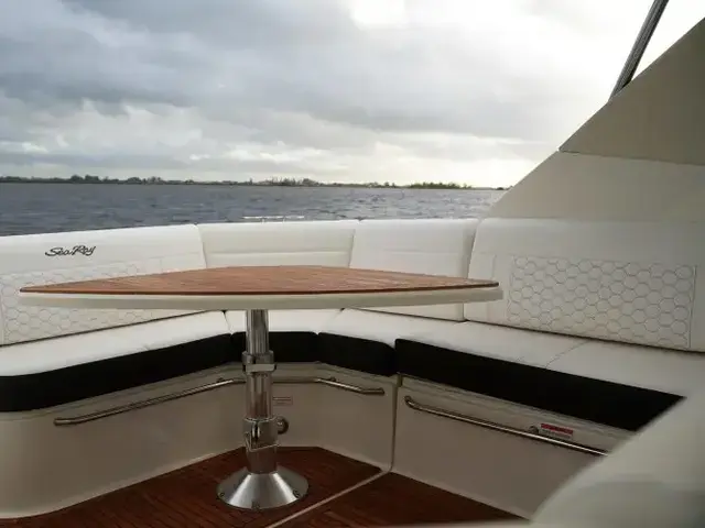 Sea Ray Sundancer 320