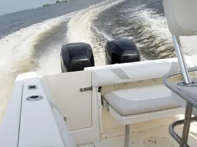 Boston Whaler 270 Outrage