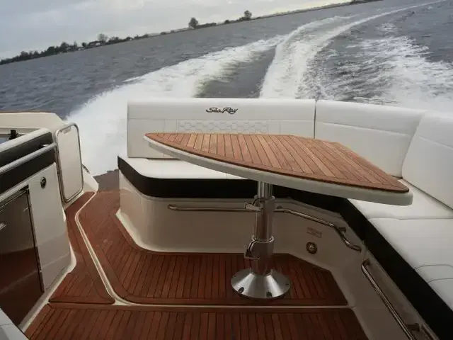 Sea Ray Sundancer 320