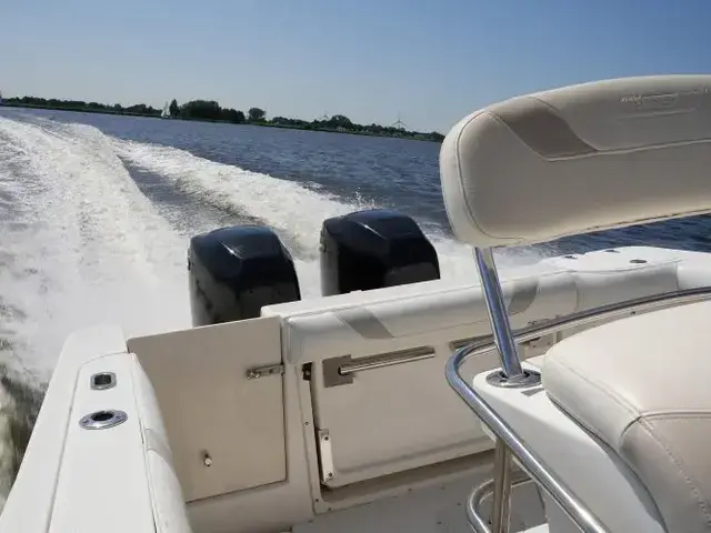 Boston Whaler 270 Outrage