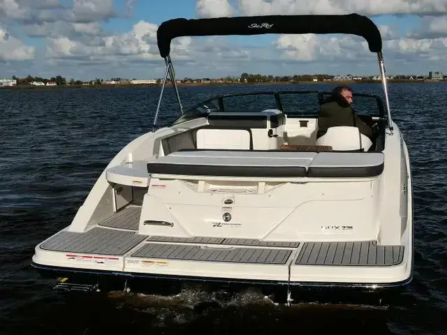 Sea Ray 230 Spx