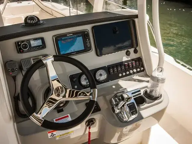 Boston Whaler 250 Dauntless