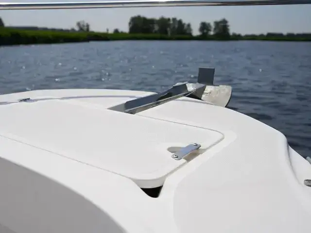 Boston Whaler 180 Outrage