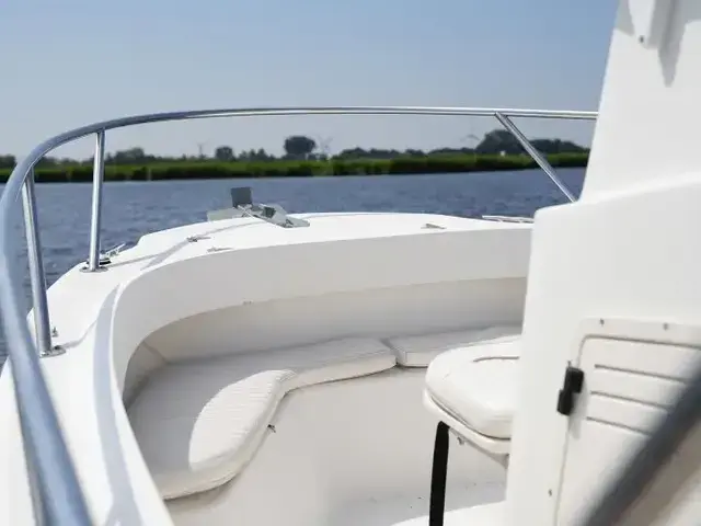 Boston Whaler 180 Outrage