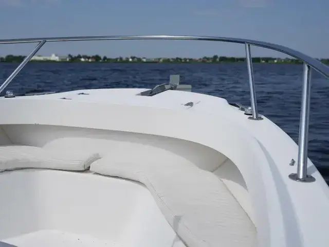 Boston Whaler 180 Outrage