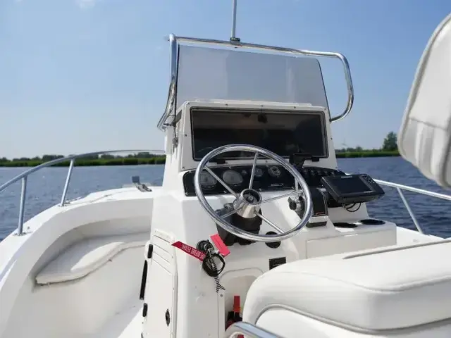 Boston Whaler 180 Outrage