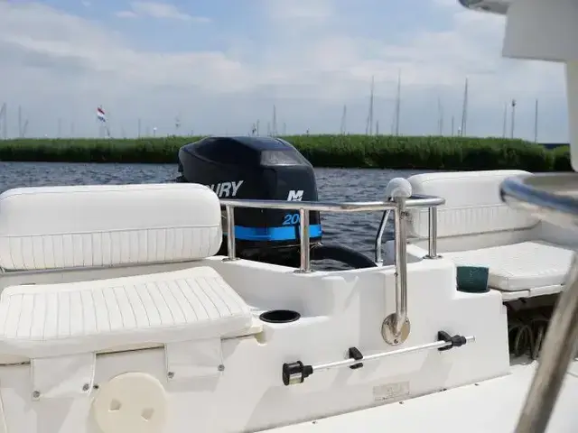 Boston Whaler 180 Outrage