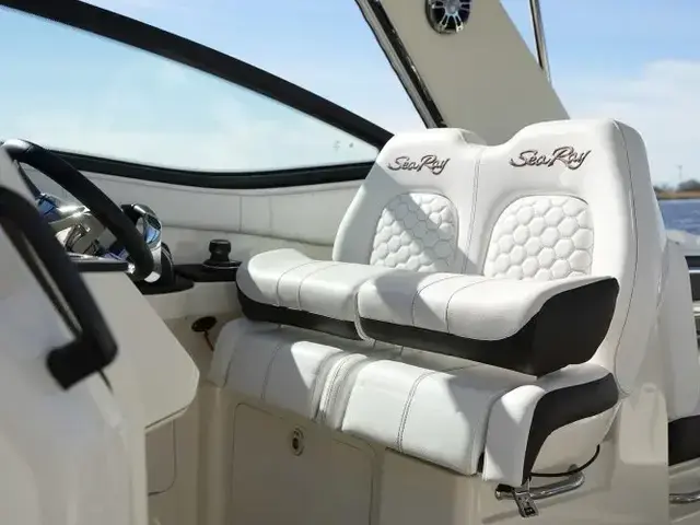 Sea Ray Sundancer 320