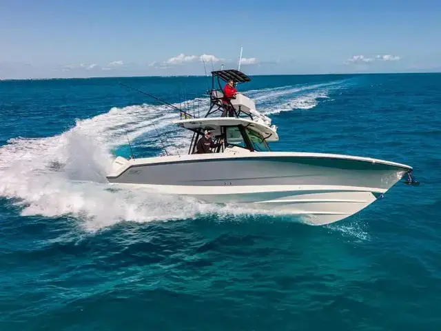 Boston Whaler 360 Outrage