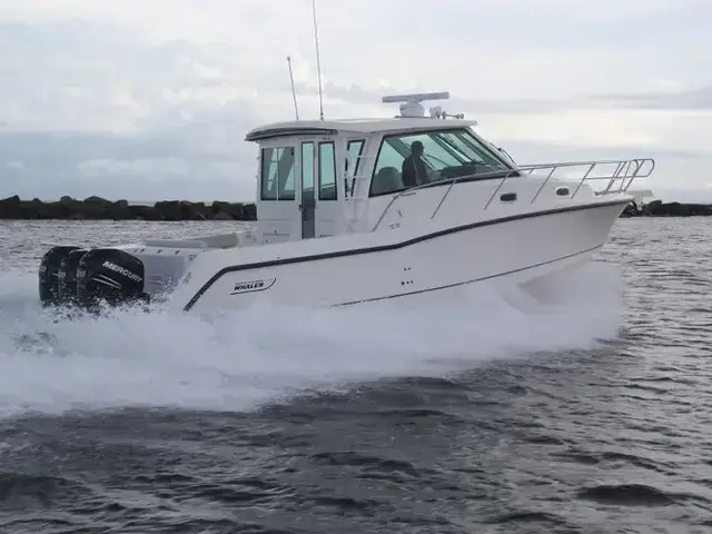 Boston Whaler 345 Conquest Pilothouse