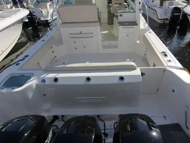 Boston Whaler 345 Conquest Pilothouse