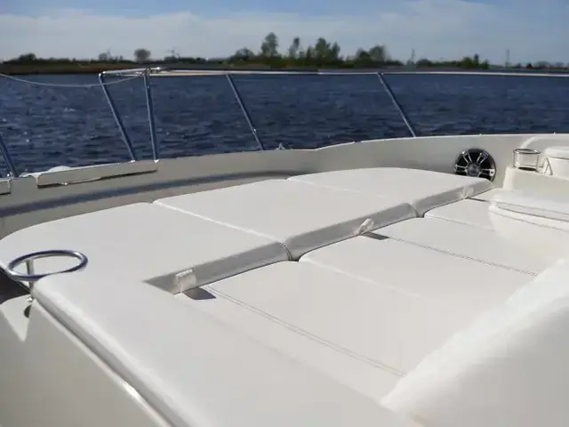 Sea Ray Sundancer 320