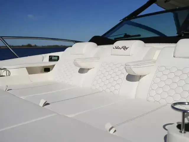 Sea Ray Sundancer 320